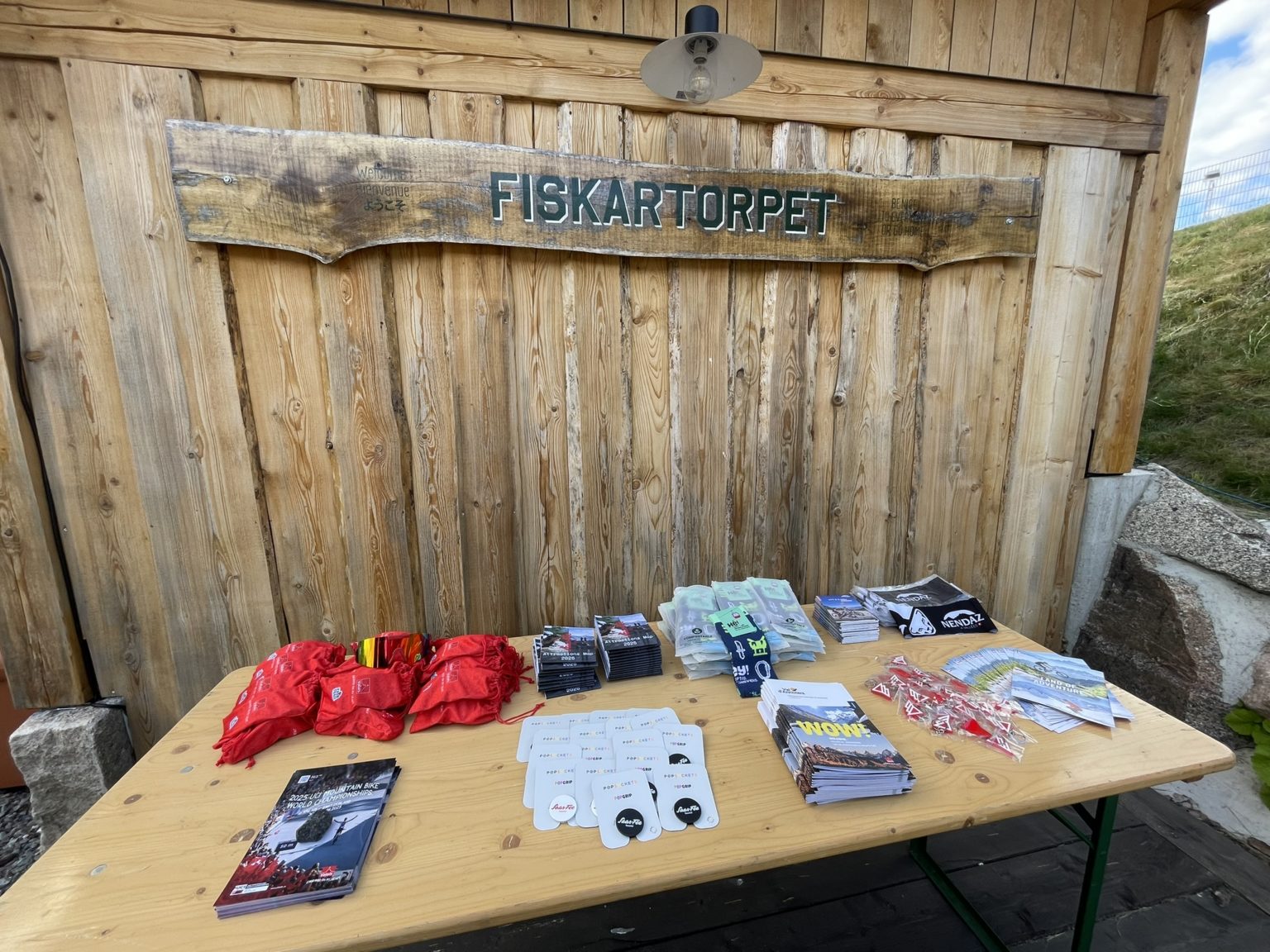 D986E80F-75D7-4357-9DDC-A9B890CEAC8B_1_102_o